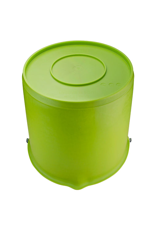 Bucket 15 l with pouring spout black